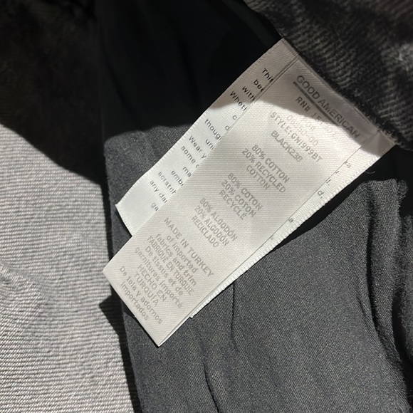 Good American Good '90s Loose Fit Jeans - Picture 8 of 12